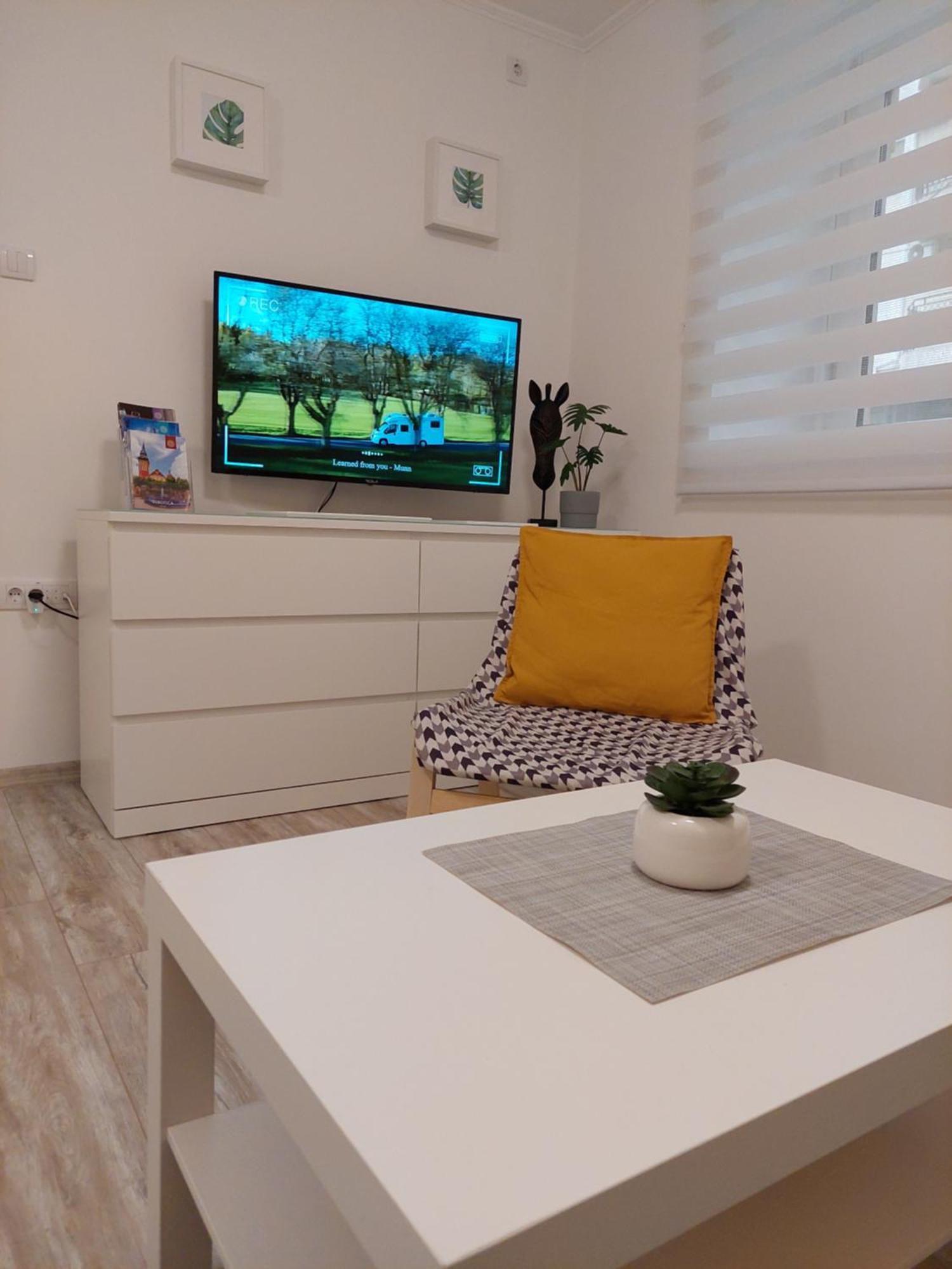 Street Apartment Суботиця Екстер'єр фото