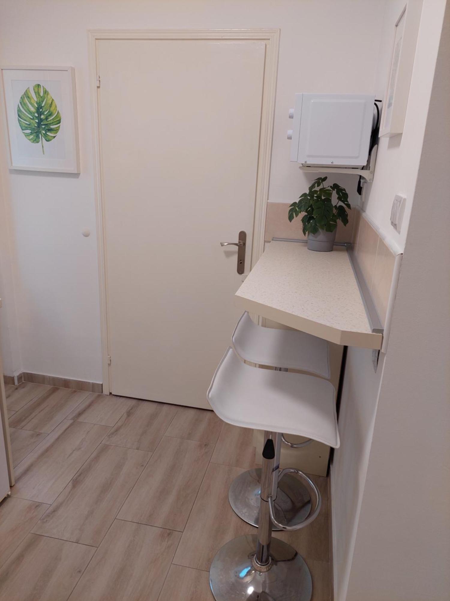 Street Apartment Суботиця Екстер'єр фото